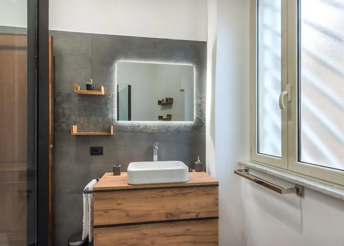Apartamento 2bedroom Con Giardino Privato Al Colosseo Roma